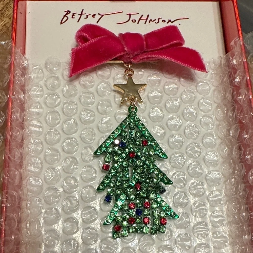 NWT BETSEY JOHNSON Green Crystal Pink Velvet Bow Christmas Tree Pin Brooch & Box